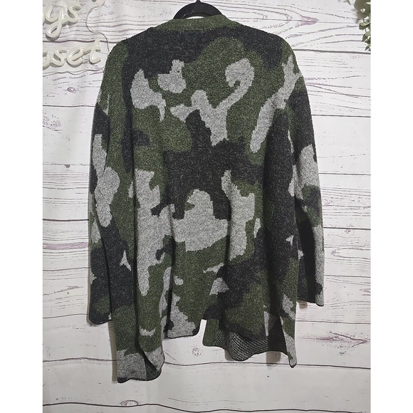 Modern Canvas Green Camo Open Front Knit Cardigan Sweater Womans Plus Size 2XL - Picture 2 of 6
